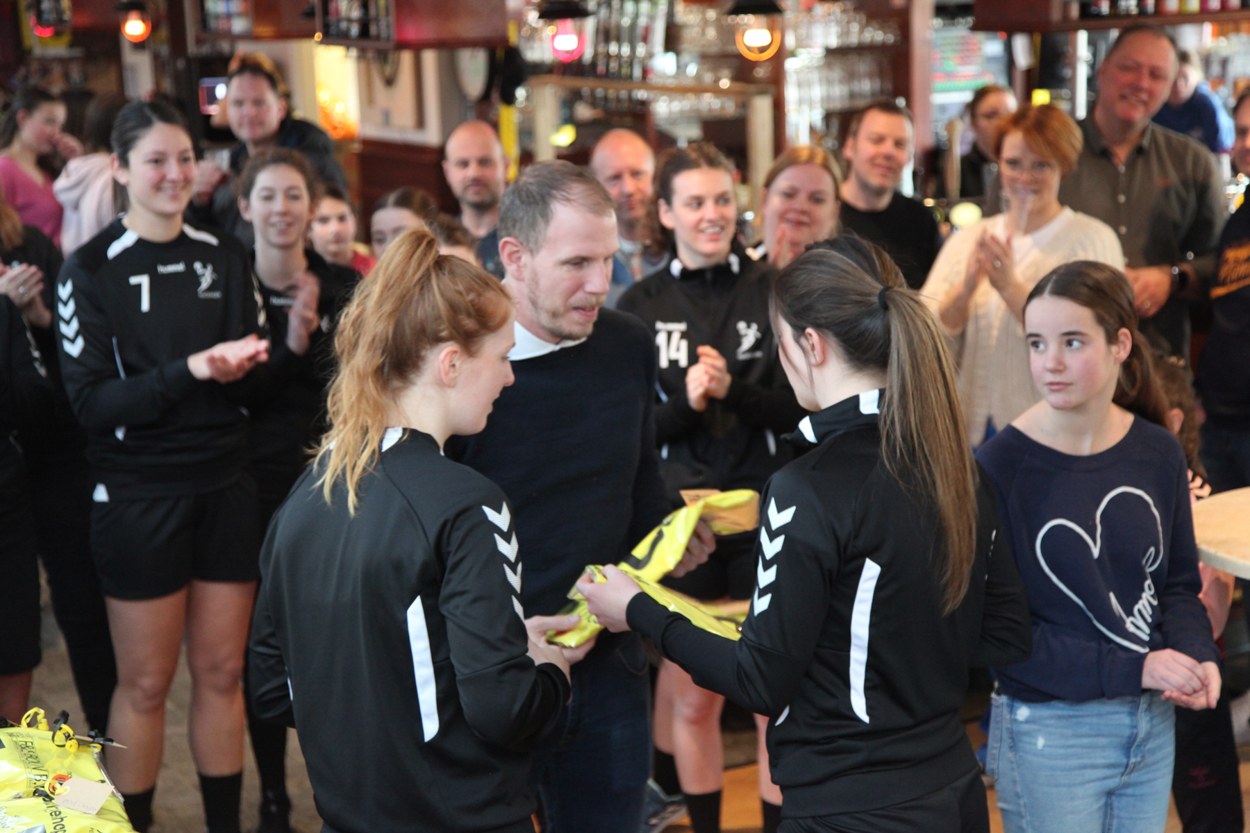 Nieuwe tenues teams HV Dongen